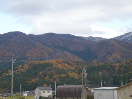 �߂��̎R�X�̍g�t